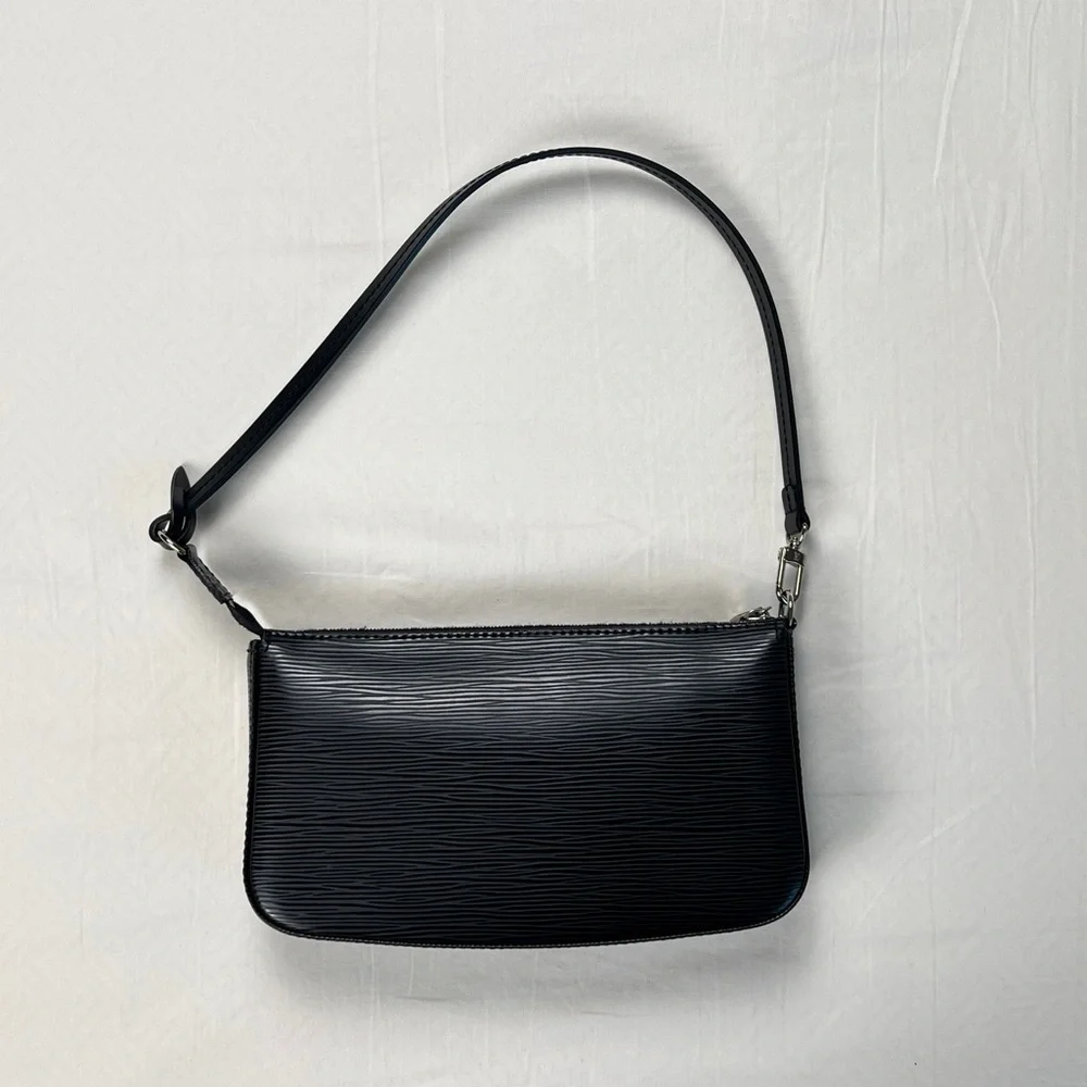 Louis Vuitton Pochette Accessoires Epi Leather - Picture 3 of 16